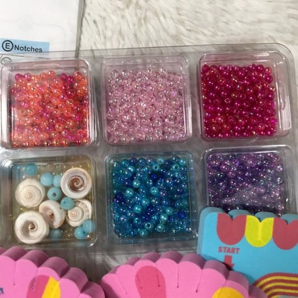 Alex Friendship Bracelet Party Set - Picture 5 of 11